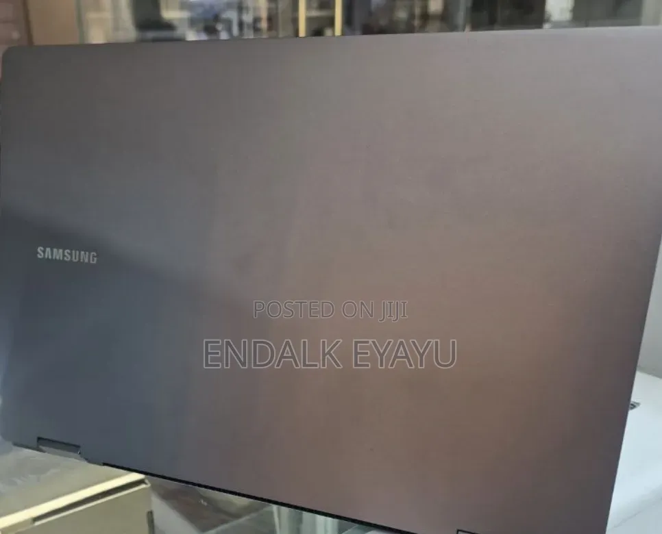 New Laptop Samsung 16GB Intel Core Ultra 7 SSD 512GB