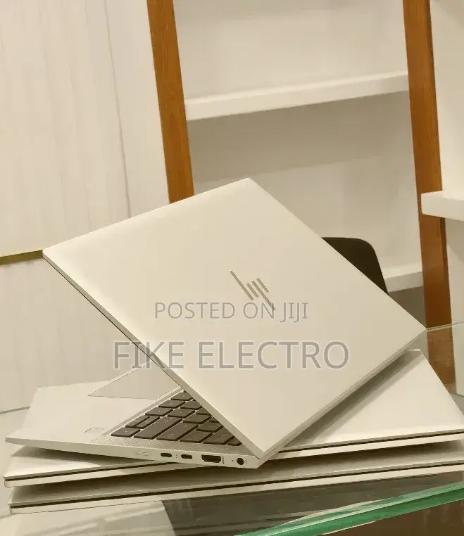 New Laptop HP EliteBook 830 G8 16GB Intel Core i7 SSD 512GB