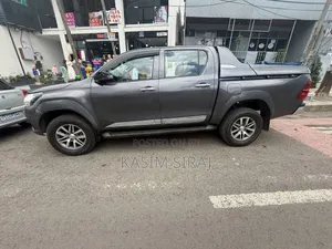 Toyota Hilux 2018 Gray