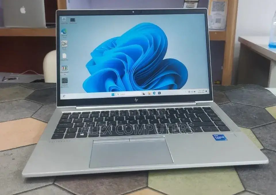 New Laptop HP EliteBook 840 16GB Intel Core i5 SSD 512GB