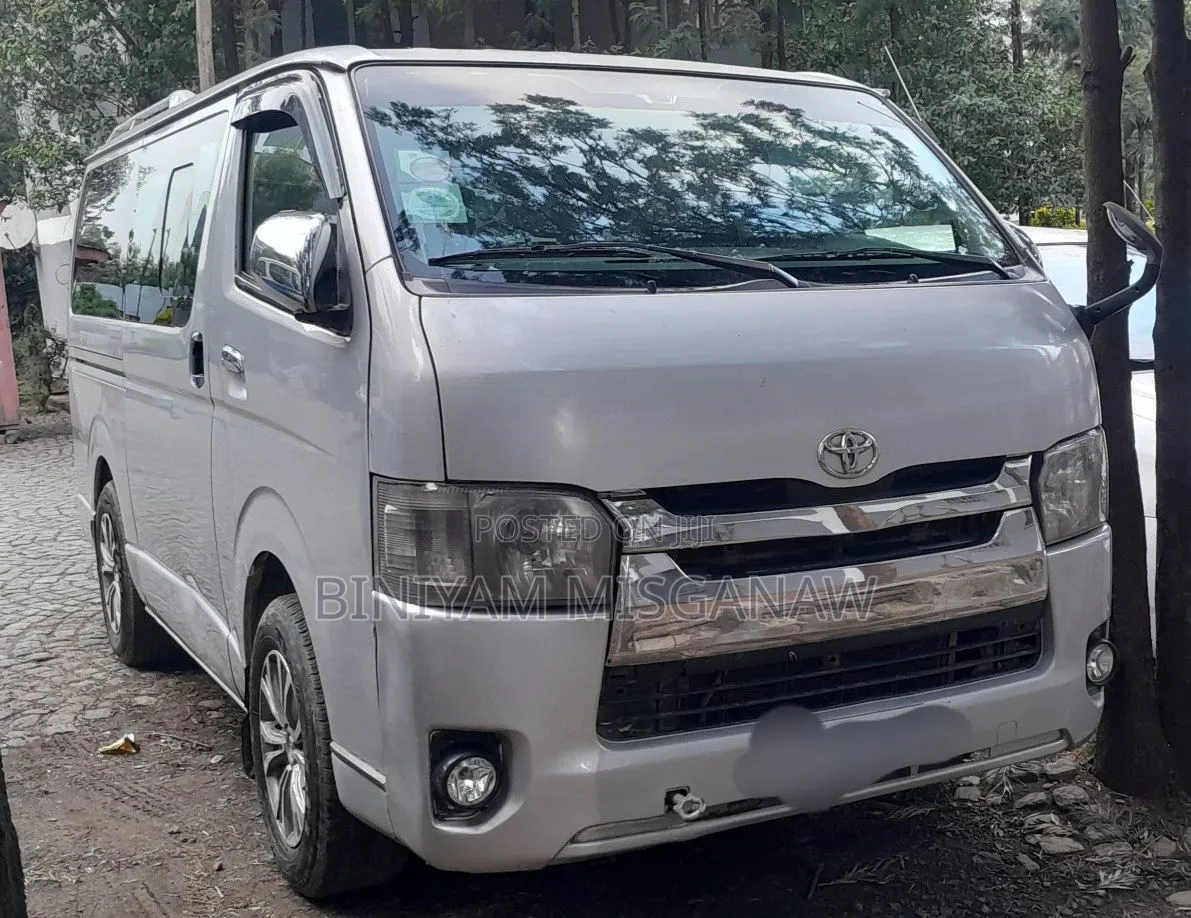 Toyota HiAce 2007 Silver