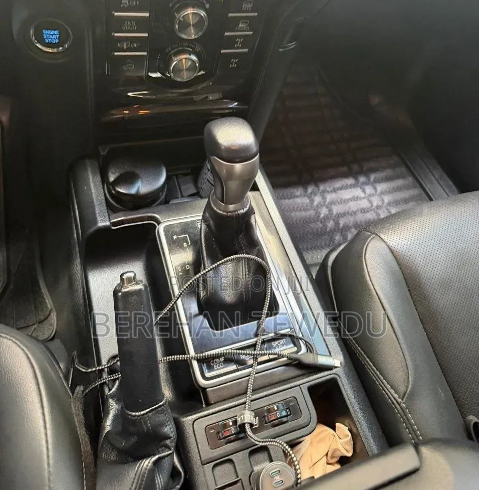 Toyota Land Cruiser 2023 Gray