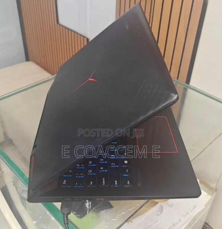 Laptop Lenovo 16GB Intel Core i7 HDD+SSD 1T