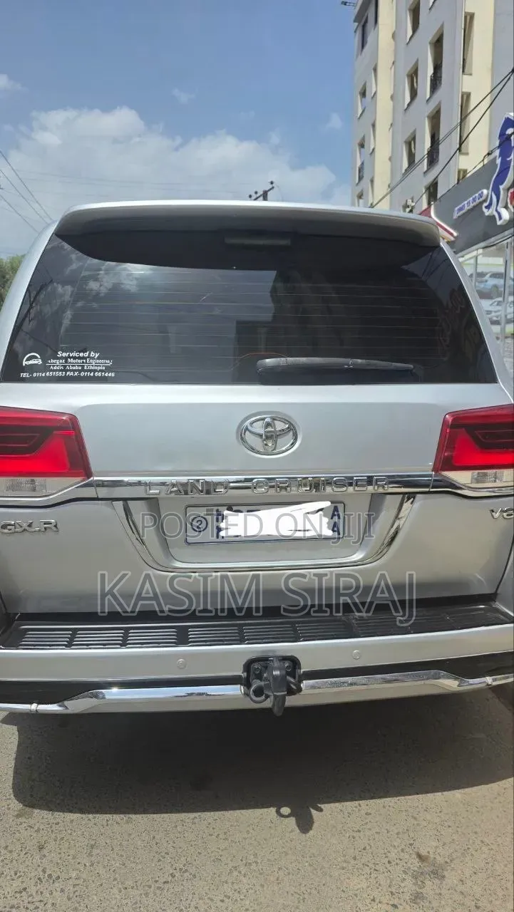 Toyota Land Cruiser 2017 Silver