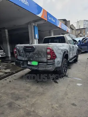 Toyota Hilux 2021 Gold