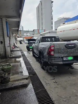 Toyota Hilux 2021 Gold