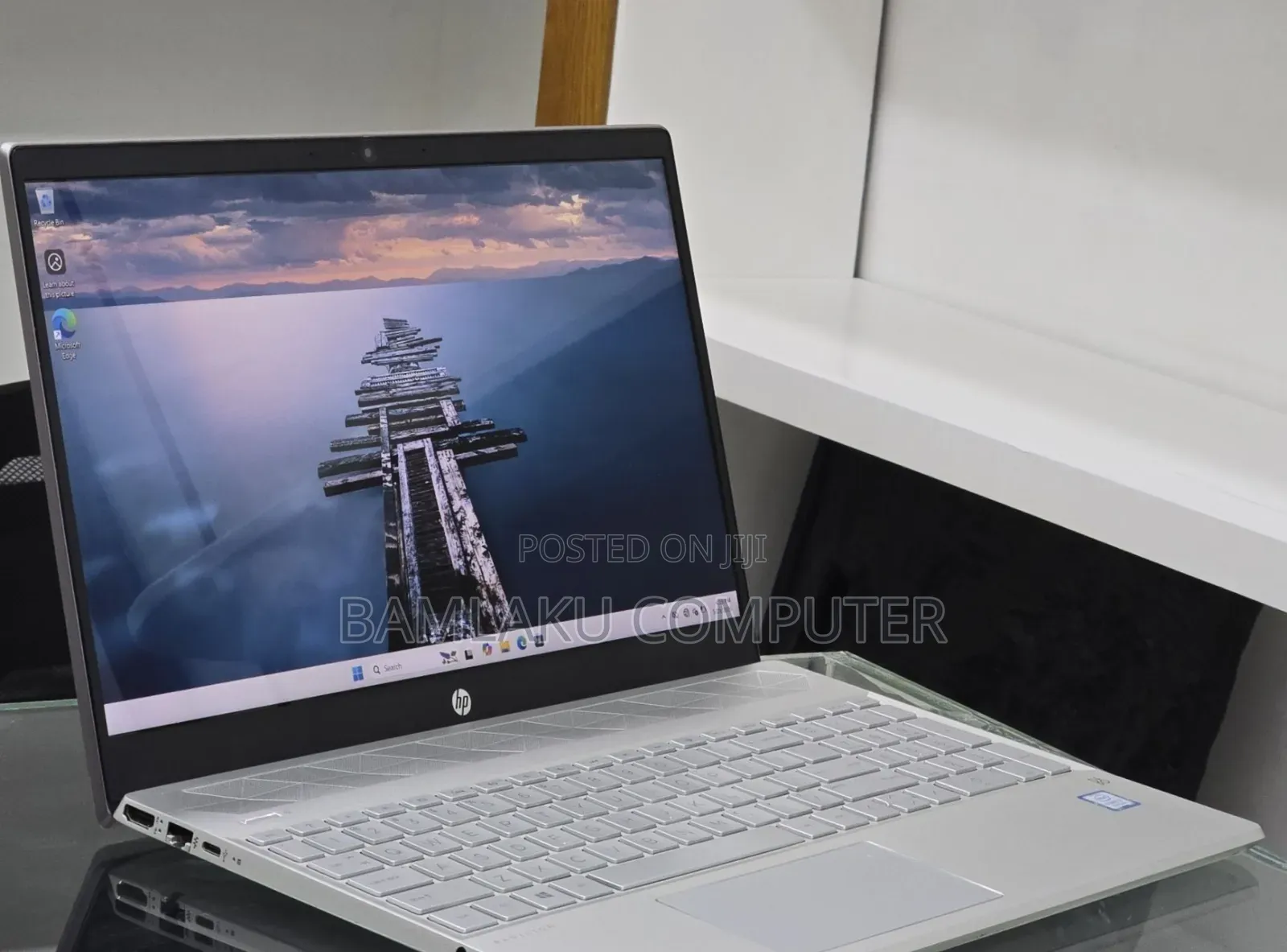 New Laptop HP Pavilion 15 8GB Intel Core i7 SSD 256GB