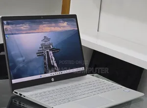 New Laptop HP Pavilion 15 8GB Intel Core i7 SSD 256GB