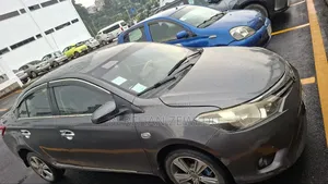 Toyota Yaris 2015 Gray