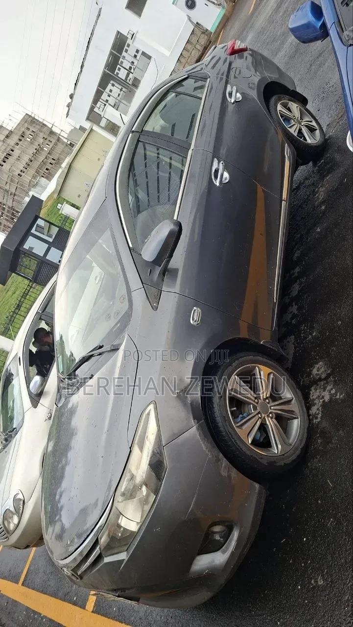 Toyota Yaris 2015 Gray