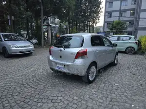 Toyota Yaris 2010 Silver