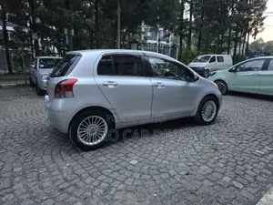 Toyota Yaris 2010 Silver