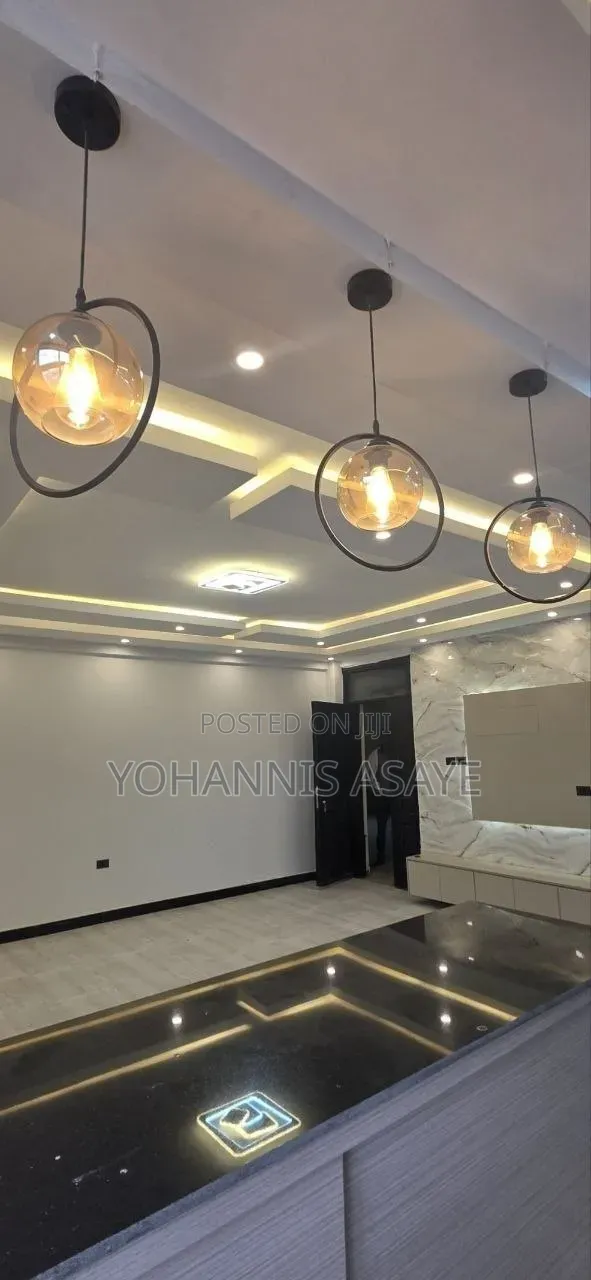 3bdrm Condo in ጆን ደላላ, Bole for sale