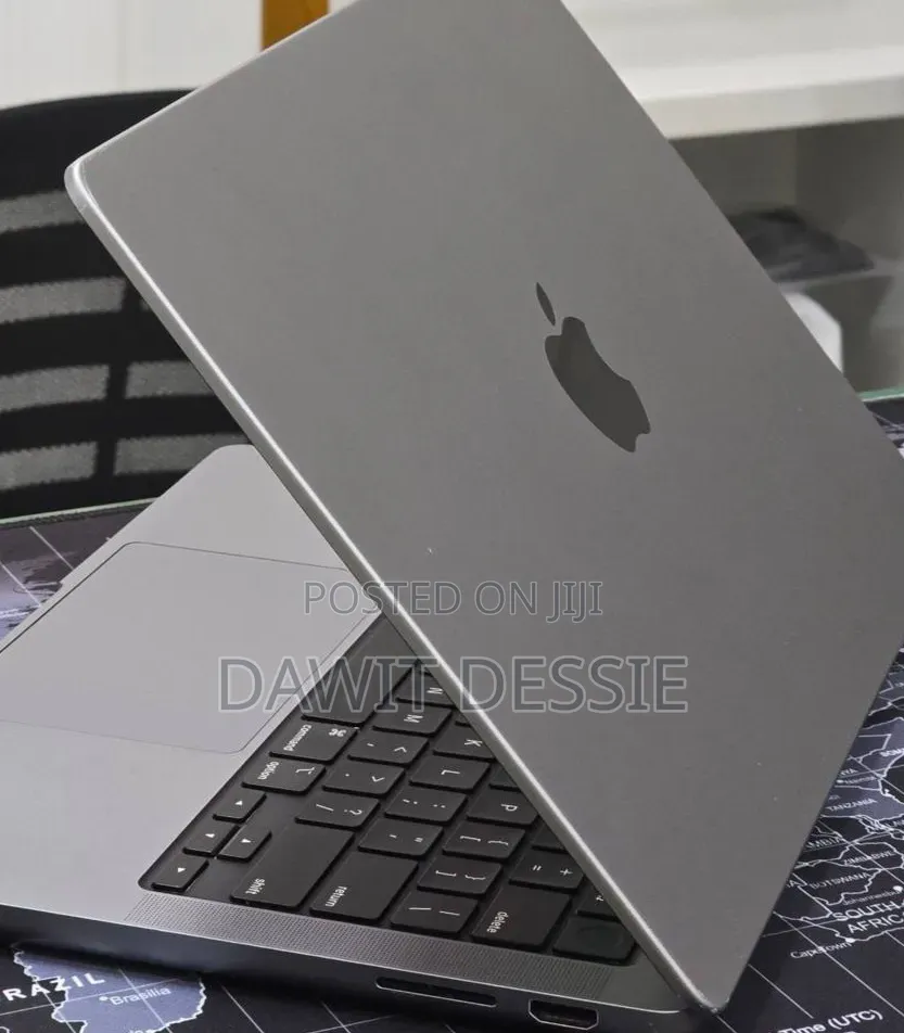New Laptop Apple MacBook Pro 2023 M3 8GB Apple M3 Pro SSD 512GB