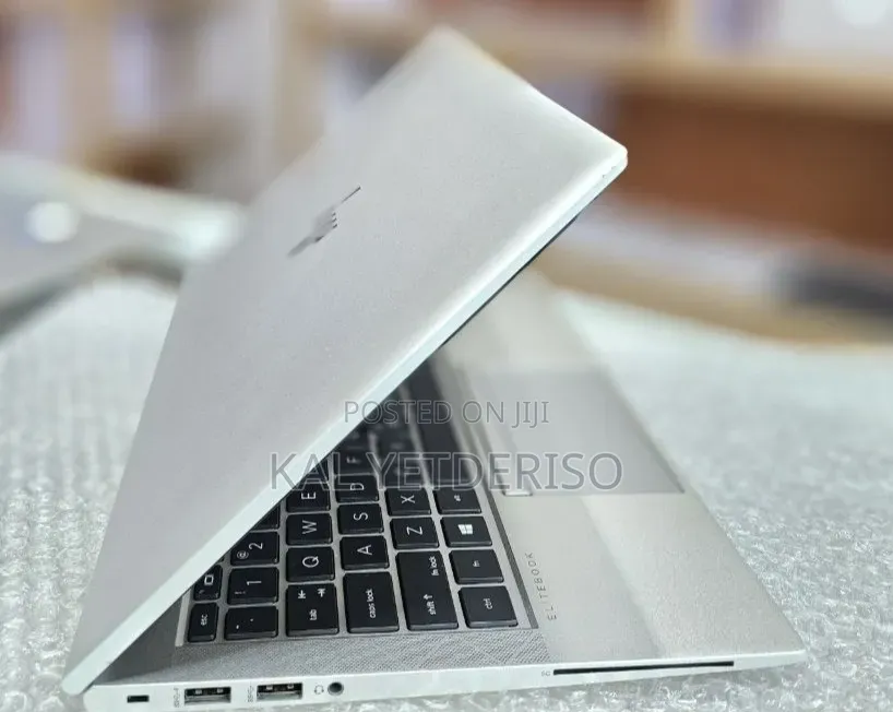 New Laptop HP EliteBook 840 G8 16GB Intel Core i7 SSD 512GB