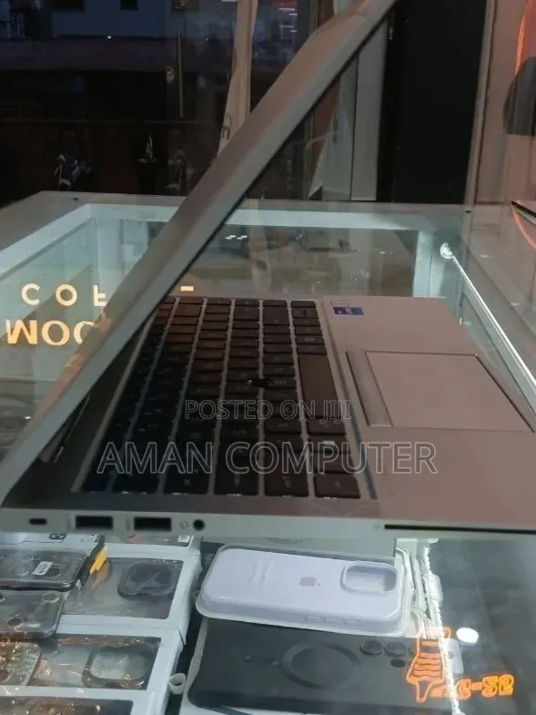 New Laptop HP EliteBook 840 G8 16GB Intel Core i7 SSD 512GB