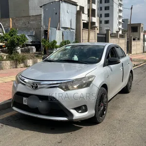 Toyota Yaris 2015 Silver