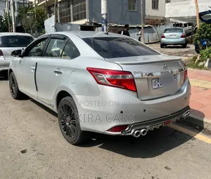 Toyota Yaris 2015 Silver