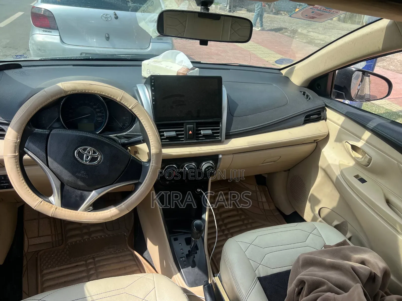 Toyota Yaris 2015 Silver