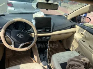 Toyota Yaris 2015 Silver