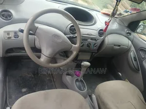 Toyota Platz 2001 Gray