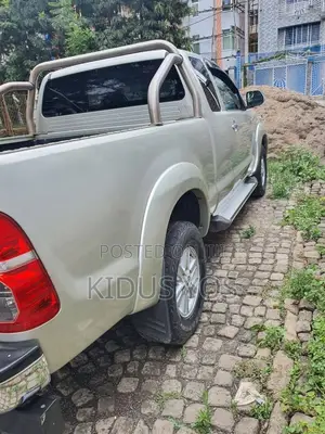 Toyota Hilux 2014 Silver