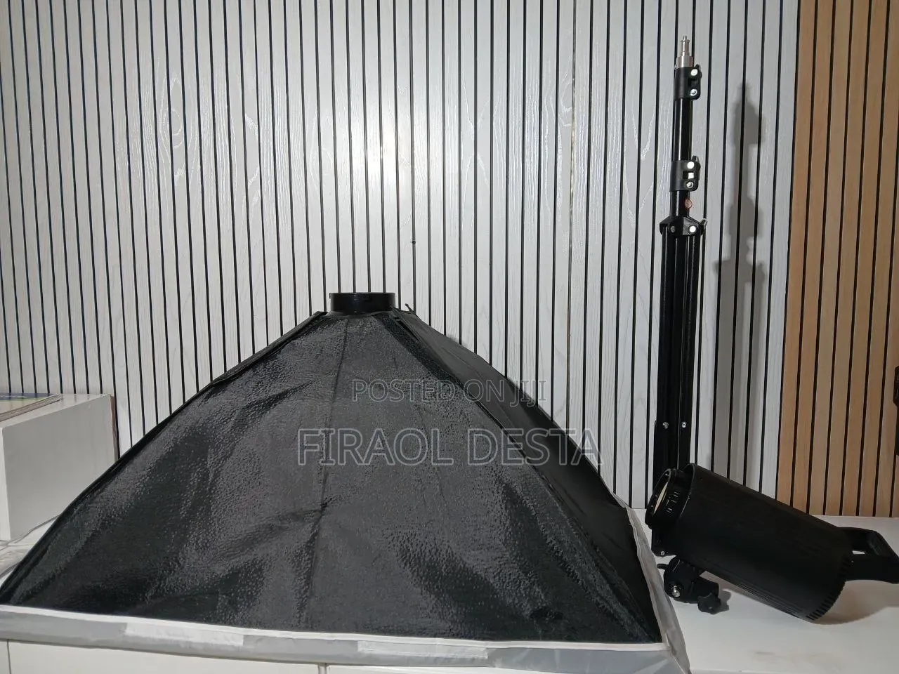 RGBW 600 Video Light + Softbox + Light Stand