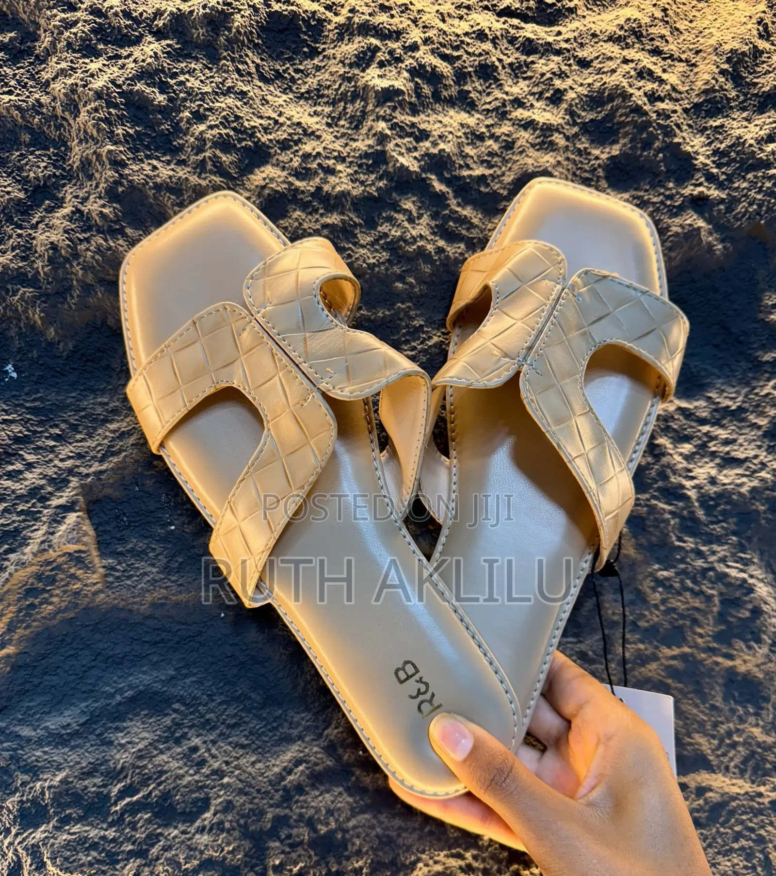 R B Flat Shoes