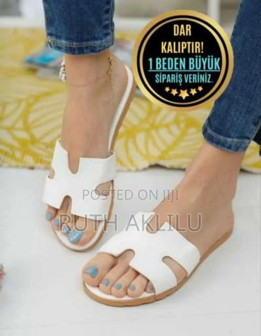 Women Fashionable Lucky Feet Flat Shoes