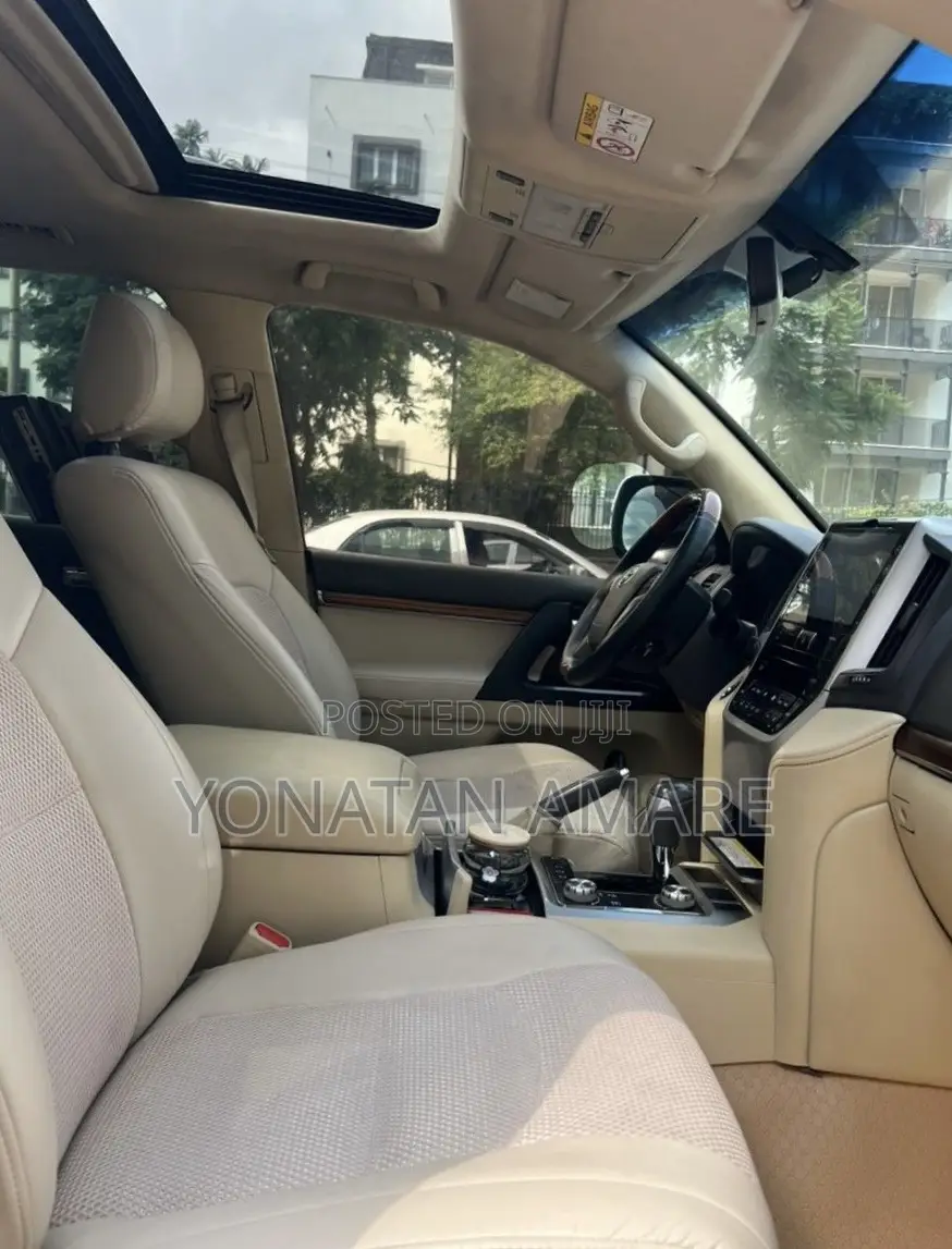 Toyota Land Cruiser 2017 Silver