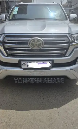 Toyota Land Cruiser 2017 Silver