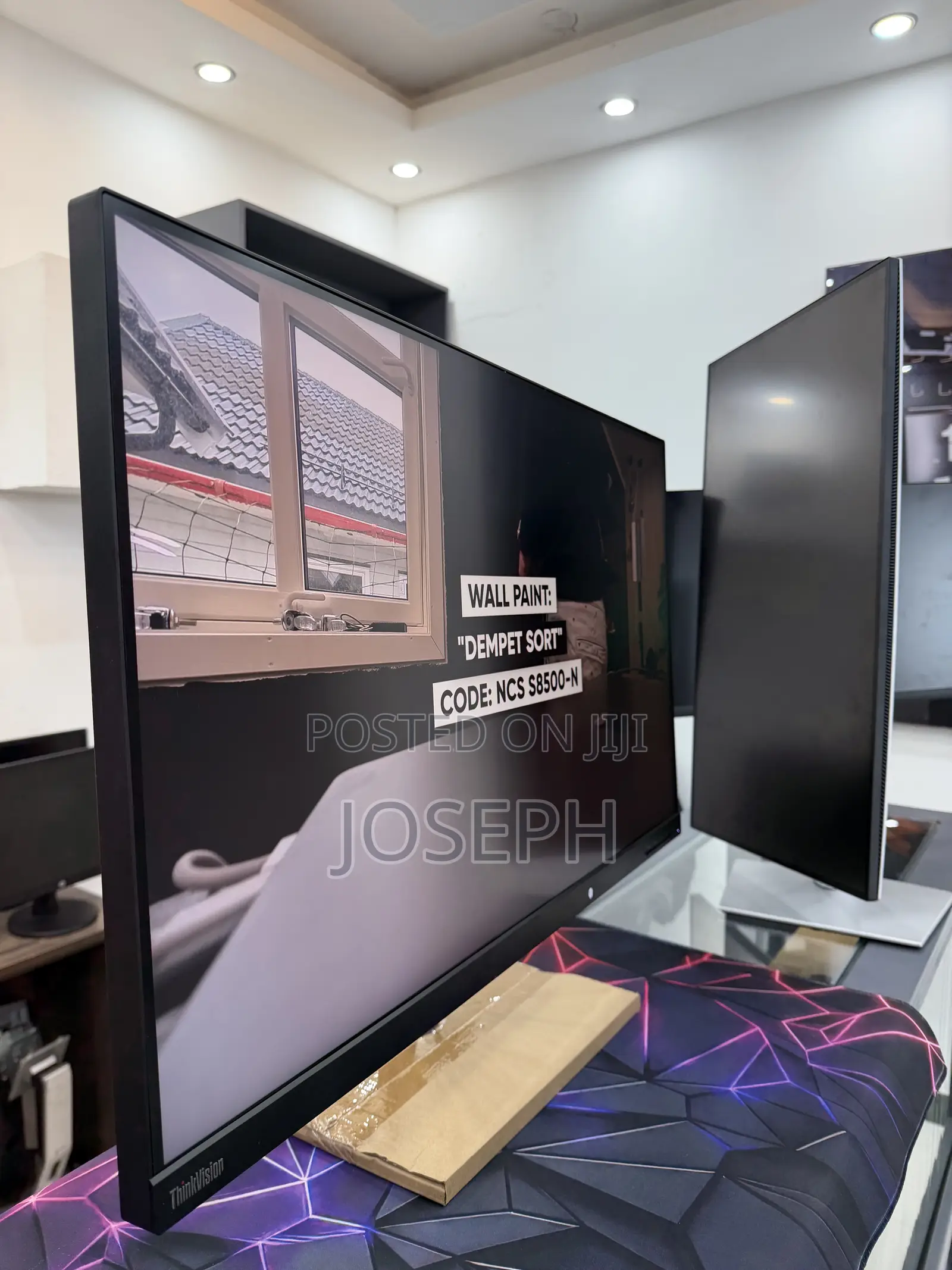 Lenovo 32 Inches
