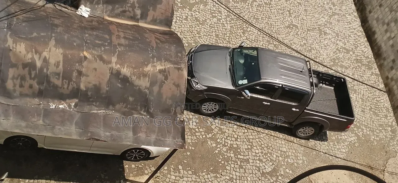 Toyota Hilux 2012 Gray