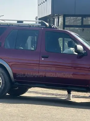 Nissan Pathfinder 1999 Burgundy