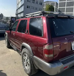 Nissan Pathfinder 1999 Burgundy