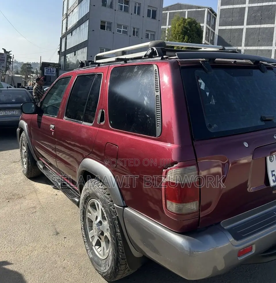 Nissan Pathfinder 1999 Burgundy
