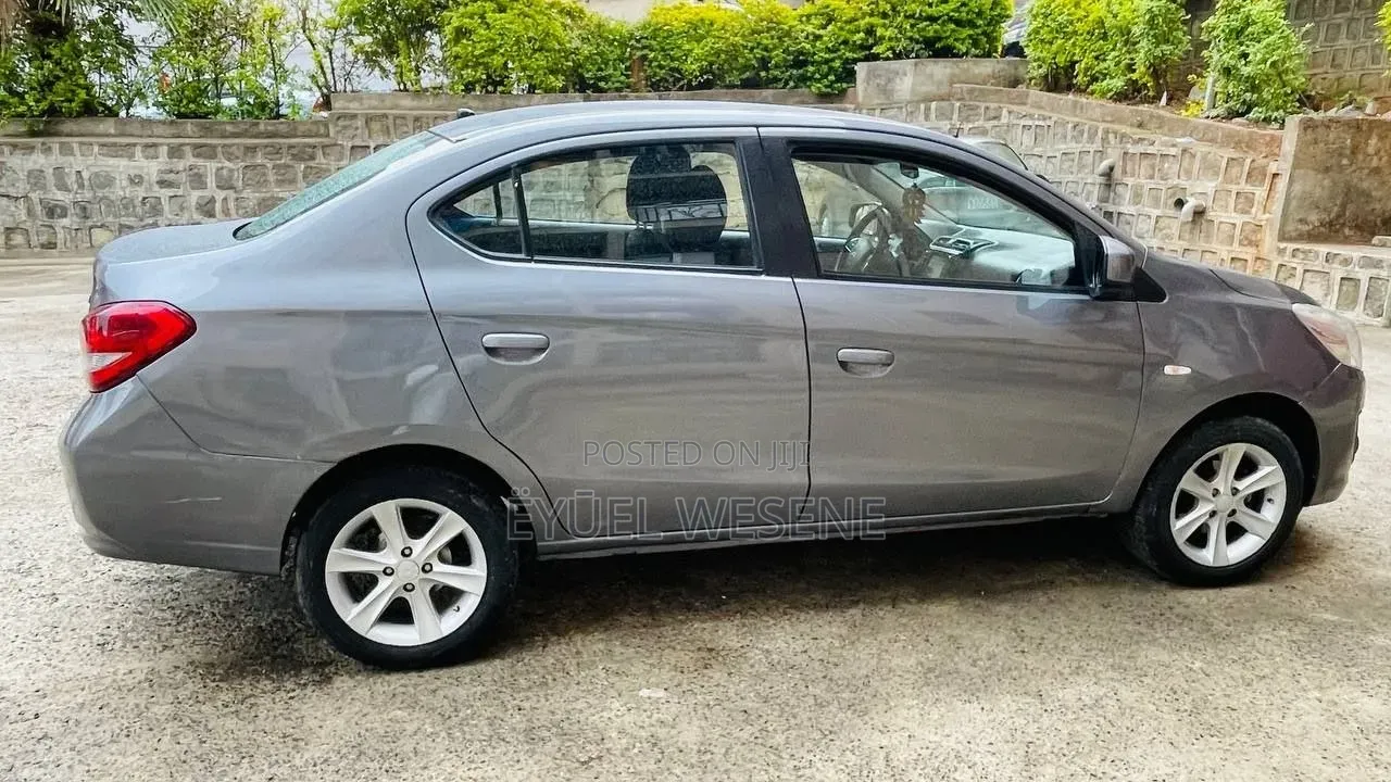 Mitsubishi Attrage 2020 Gray