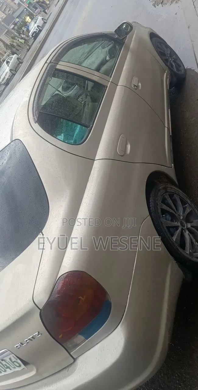 Toyota Platz 2005 Gold