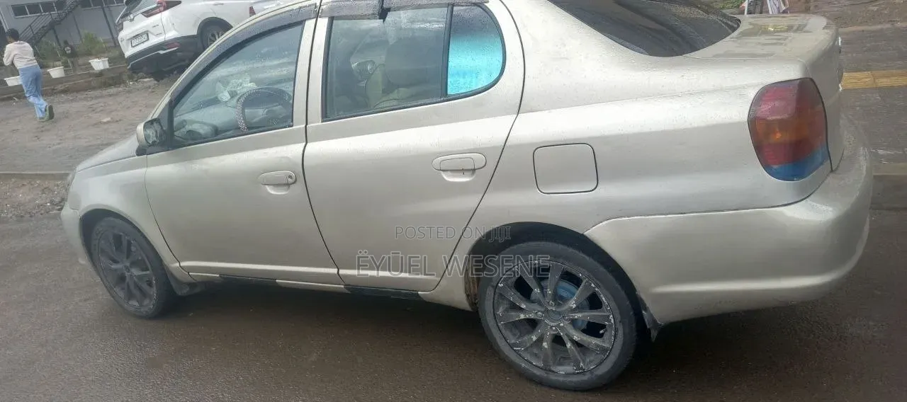 Toyota Platz 2005 Gold