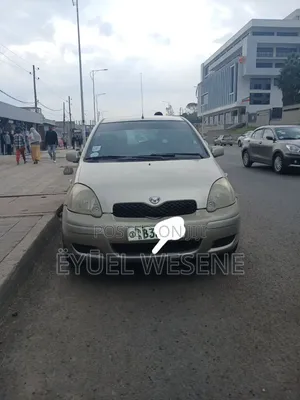 Toyota Vitz 2002 Gold