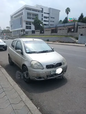 Toyota Vitz 2002 Gold