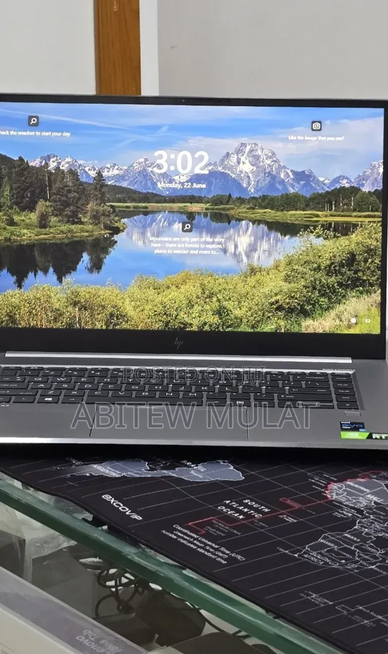 New Laptop HP ZBook Firefly G8 32GB Intel Core i7 SSD 512GB