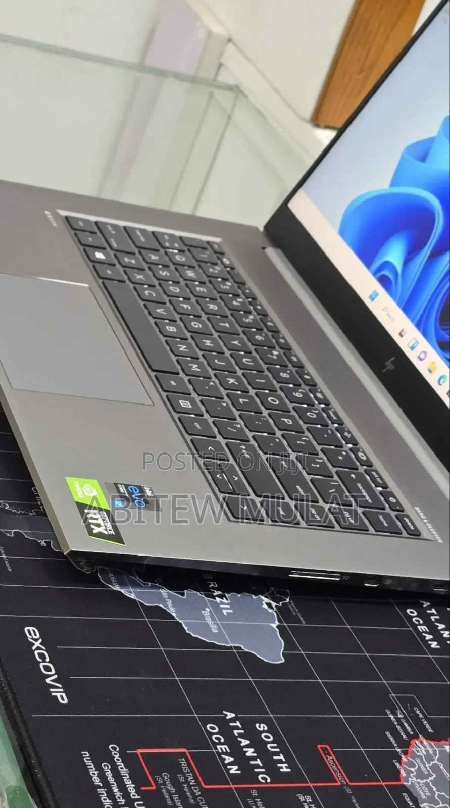 New Laptop HP ZBook Firefly G8 32GB Intel Core i7 SSD 512GB