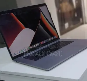 New Laptop Apple MacBook Pro 2017 16GB Intel Core i7 SSD 512GB