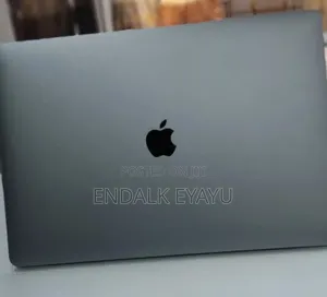 New Laptop Apple MacBook Pro 2017 16GB Intel Core i7 SSD 512GB