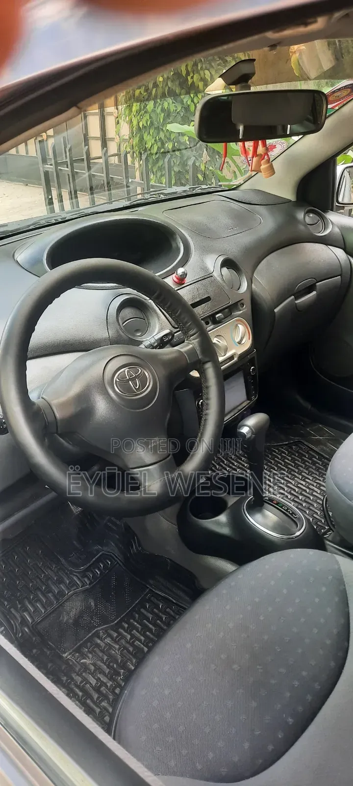 Toyota Vitz 2002 Gold