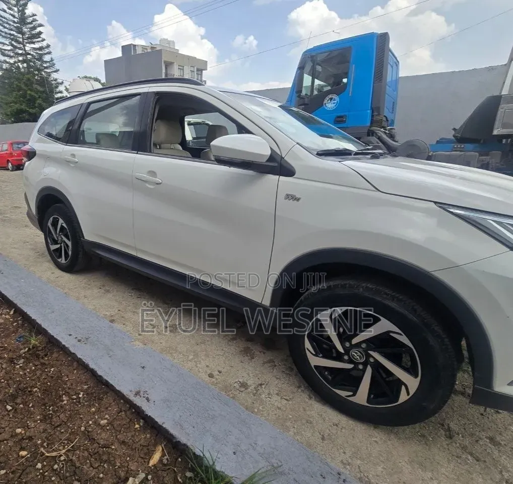 Toyota Rush 2021 White
