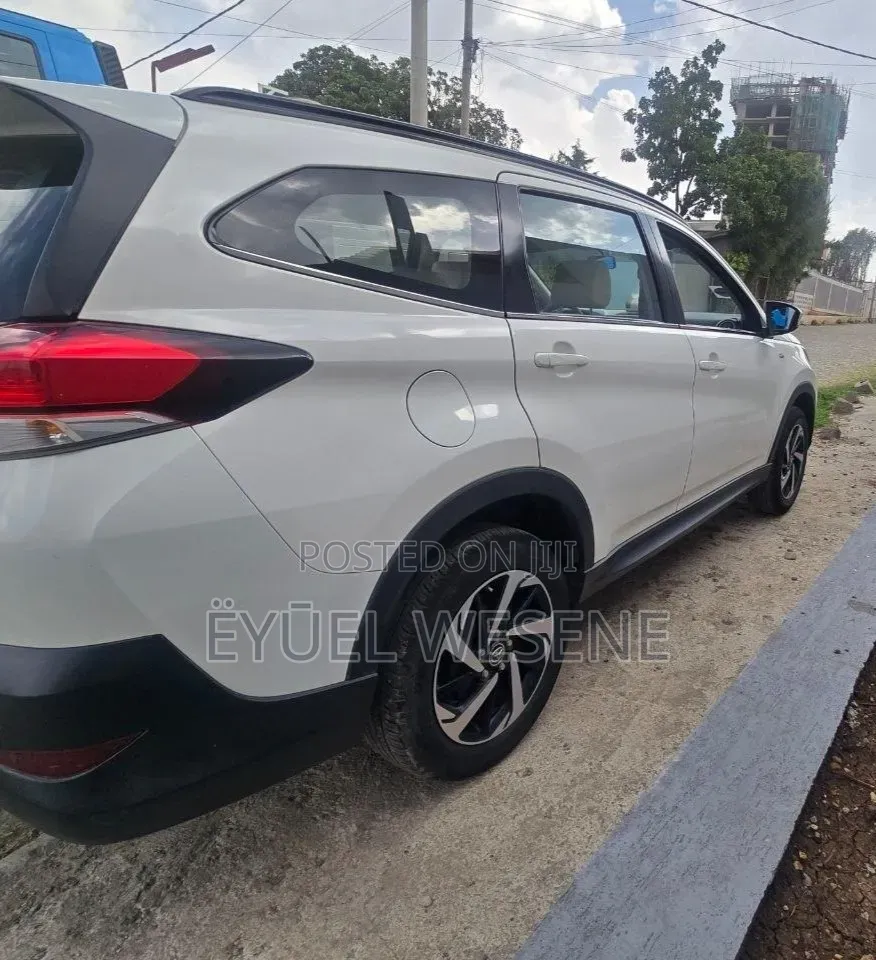 Toyota Rush 2021 White