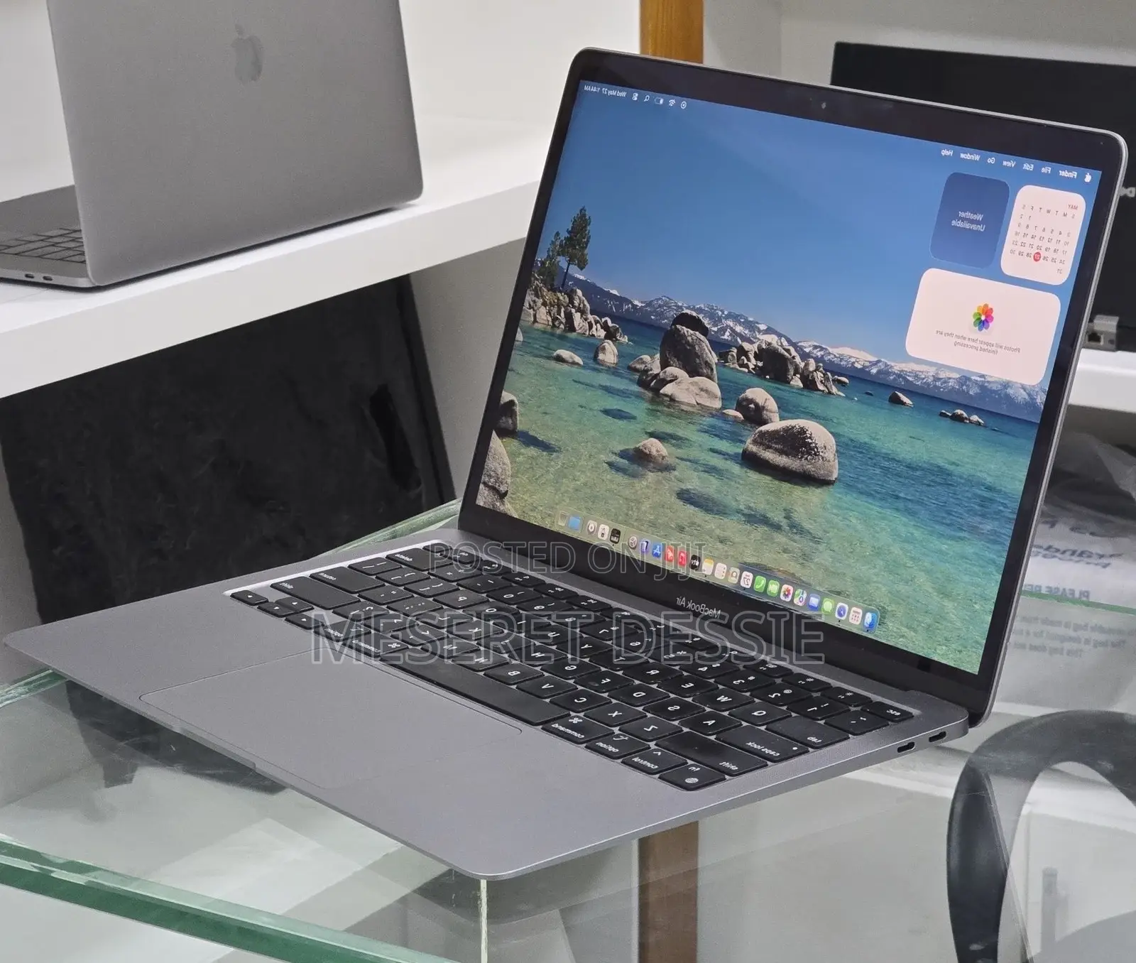 New Laptop Apple MacBook Air 2020 M1 8GB Intel Core i5 SSD 256GB