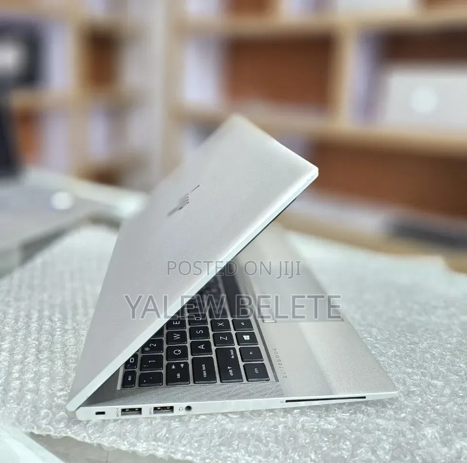 New Laptop HP EliteBook 840 G8 16GB Intel Core i7 SSD 512GB